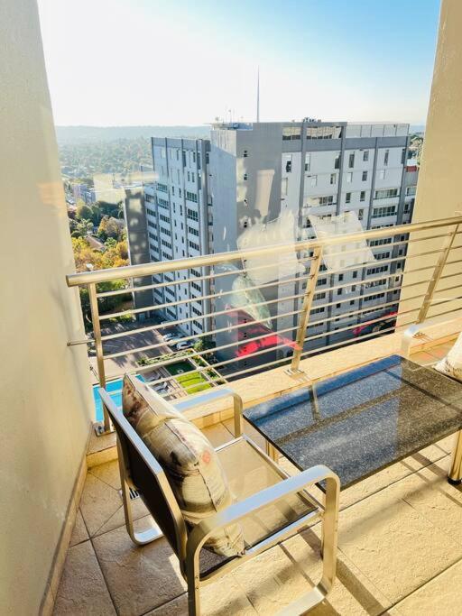 דירות יוהנסבורג Duplex Penthouse 24H Electricity מראה חיצוני תמונה